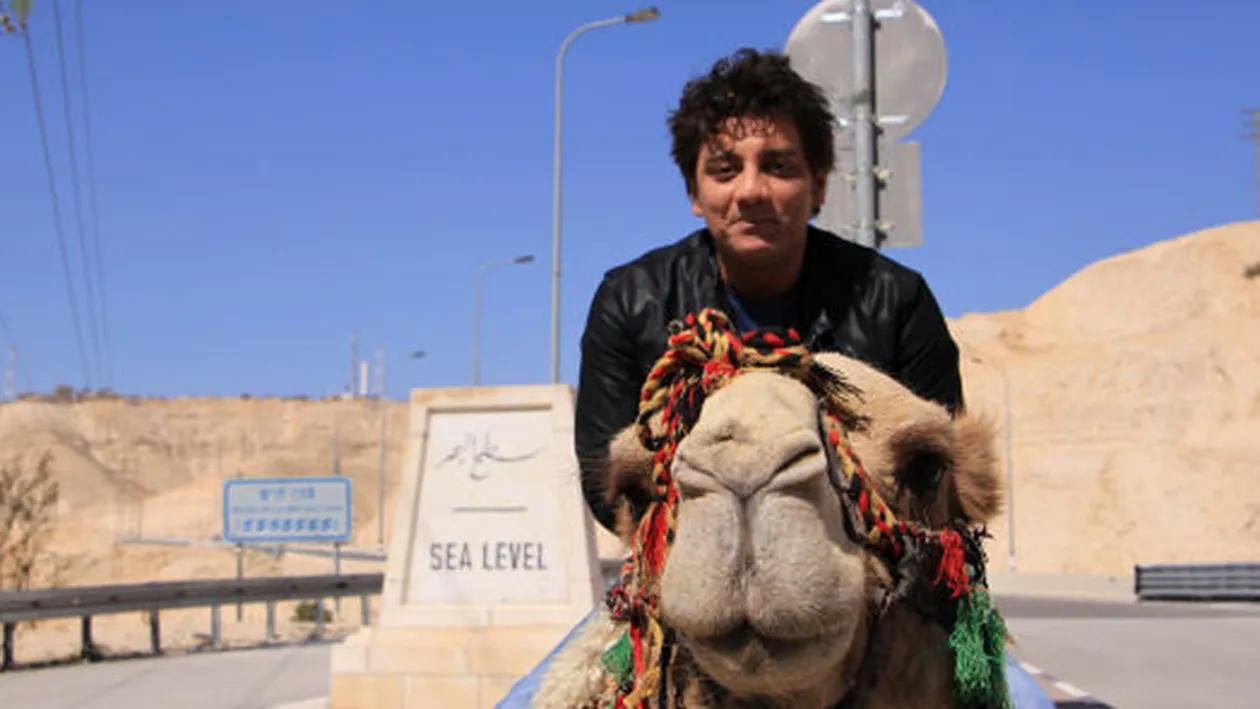 Marius Mihalache s-a plimbat cu camilele si a vizitat locurile sfinte din Ierusalim!