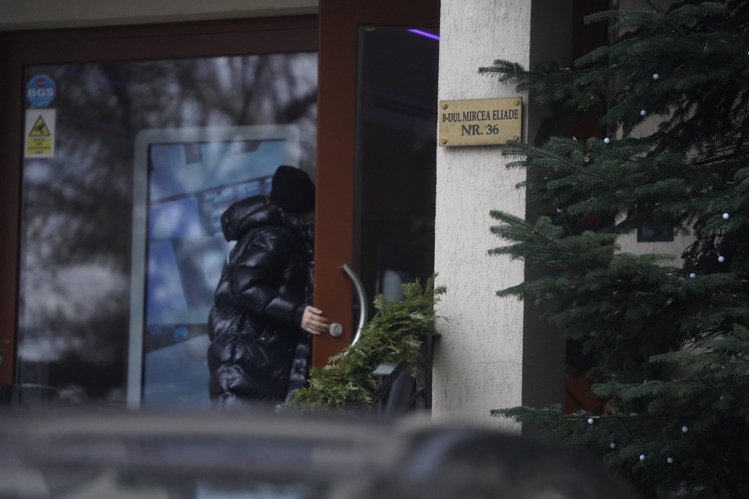 Andreea Esca, în "vizită" la o clinică medicală (Foto: CANCAN.RO)