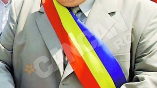 Edilul comunei Butimanu sustine ca interpreta Cristina Boboaca i-a cerut o sponsorizare la prima intalnire: "A vrut bani pentru o statie"