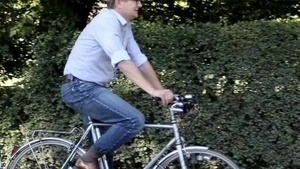 Un ministru belgian care promova mersul pe bicicletă a descoperit şocat că propria bicicletă i-a fost furată!