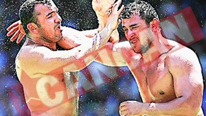 Fac wrestling in ulei de masline