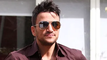 Peter Andre sta numai prin spitale! Artistul sufera de o boala misterioasa!