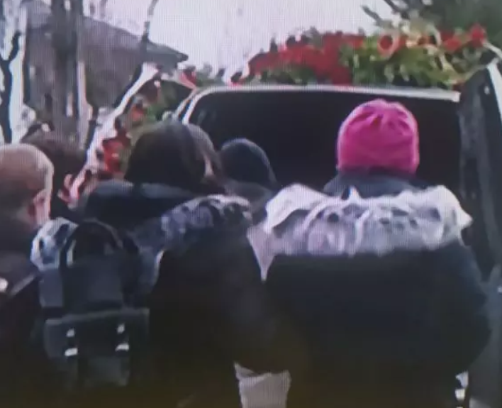 Victor Socaciu a fost condus azi pe ultimul drum. Familia și foști colegi de breaslă i-au adus un ultim omagiu