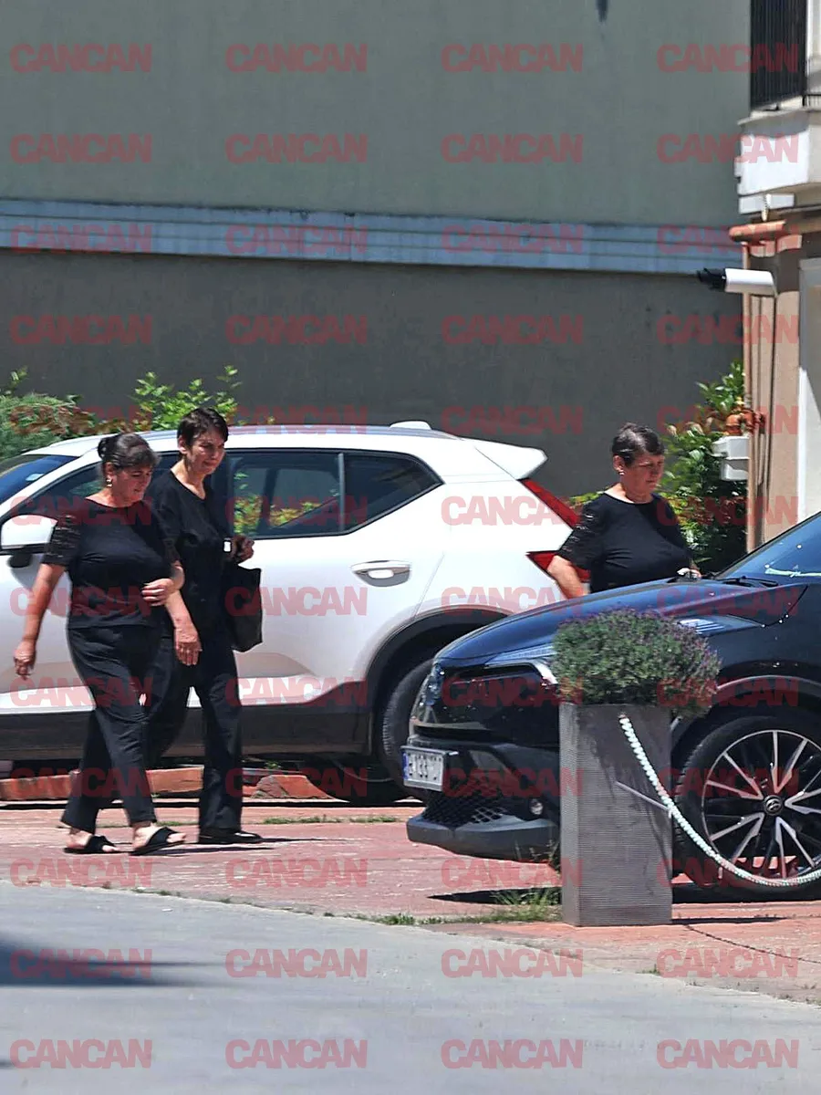 Familia și apropiații au sosit la capela din Cosmopolis pentru a-și lua rămas bun de la Teodora Marcu