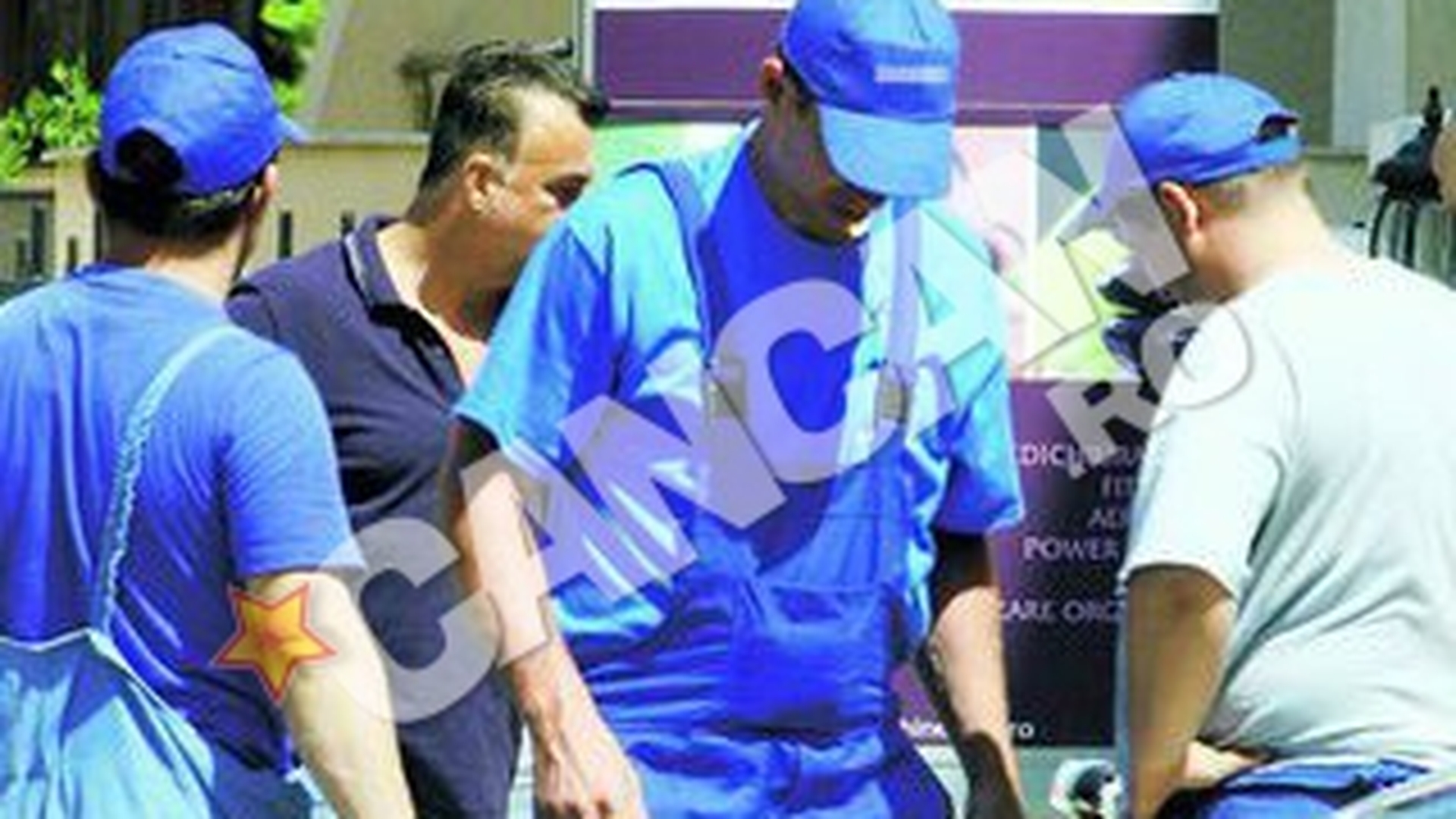 Pana s-ajunga la SPA, Adrian Enache s-a "luptat" cu o admiratoare lipicioasa