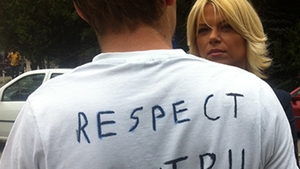 Gestul EMOTIONANT al unui pusti de 16 ani pentru romanii care au pierit in MUNTENEGRU! Ce si-a scris pe tricou a induiosat pe toti