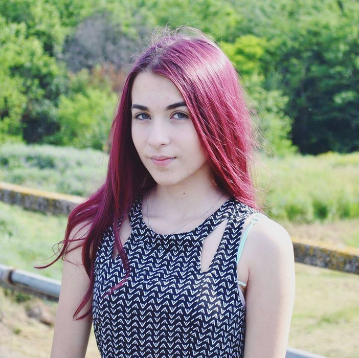 Bianca strânge cărți pentru biblioteca destinată copiilor internați în Spitalul Județean Slobozia