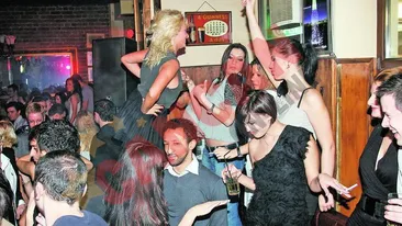 Delia a aterizat din jungla in club