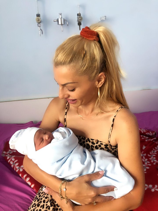 Nicoleta Guță, bunică la doar 34 de ani! Fiul ei, Gabriel, a devenit tată: ”Bine ai venit pe lume, prințul meu frumos”