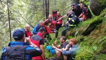 Turiști americani rătăciți în munți, recuperați de echipele de salvare din Maramureș