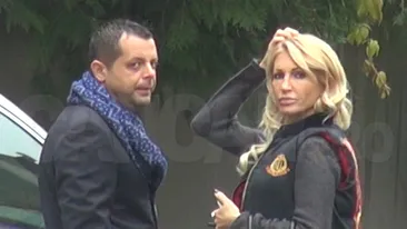 Gestul care arată cât sunt de intimi! Denunţătoarea milionarilor + ex-ul unei avocate celebre = legături periculoase