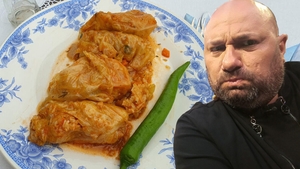 Ce susține că a pățit un client care a luat masa în restaurantul lui Cătălin Scărlătescu din București: "Sarmalele miroseau a..."