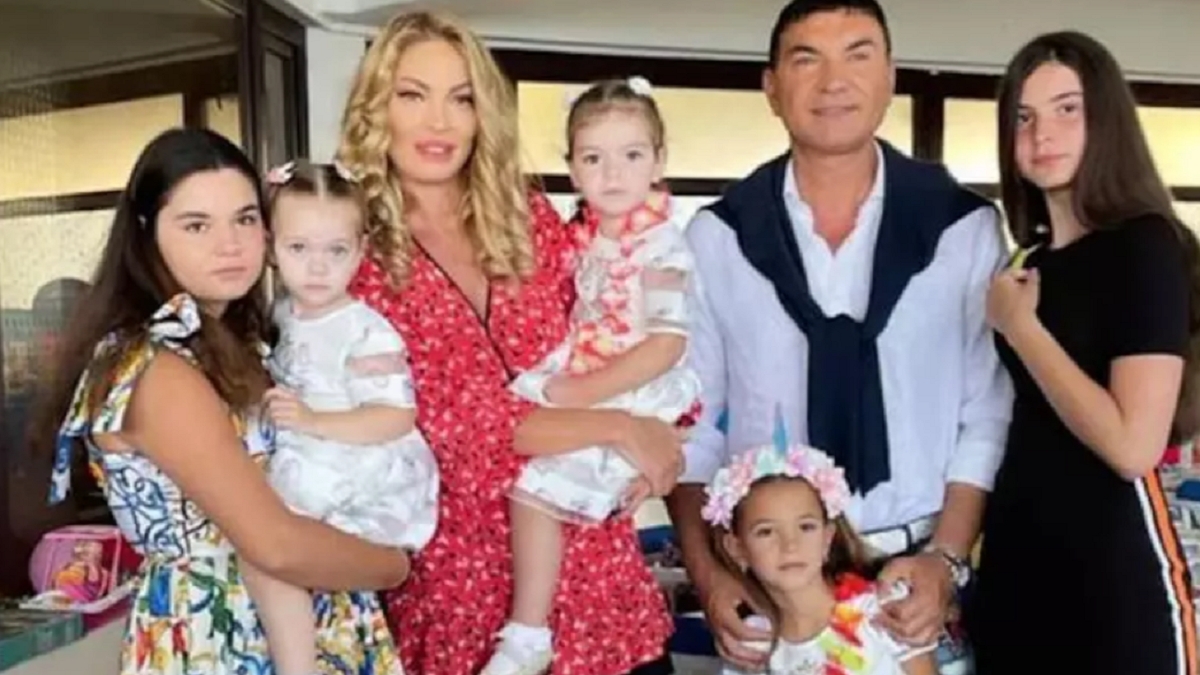 Valentina Pelinel spune tot! Cum se înteleg cei 9 copii ai lui Cristi Borcea: ”Sunt în punctul în care...”
