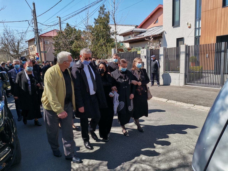 Imagine de la înmormântarea lui Gabi Luncă ( foto CANCAN)