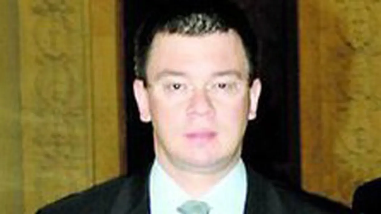 Razvan Ungureanu a inlocuit secretarul general al MAI