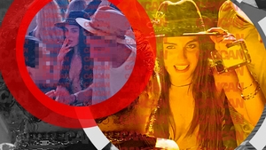 Alexia s-a dat în stambă cu tigărușa între buze! Andreea Esca va strâmba din nas când va vedea imaginile cu fiica ei în Loft