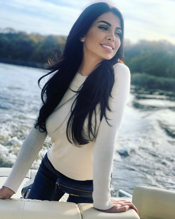 Anna Roman, una dintre cele mai sexy femei din showbizul românesc