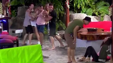 Bătaie la Insula Iubirii! A lovit-o din cauza unei crize de gelozie! Video scandalos!