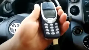 Cum a reușit un hoț să fure o mașină, folosind doar un telefon Nokia 3310