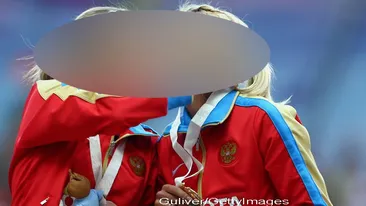 Sarutul care a starnit un scandal MONDIAL! Doua atlete din Rusia isi pun in cap autoritatile cu propaganda pro-homosexualitate