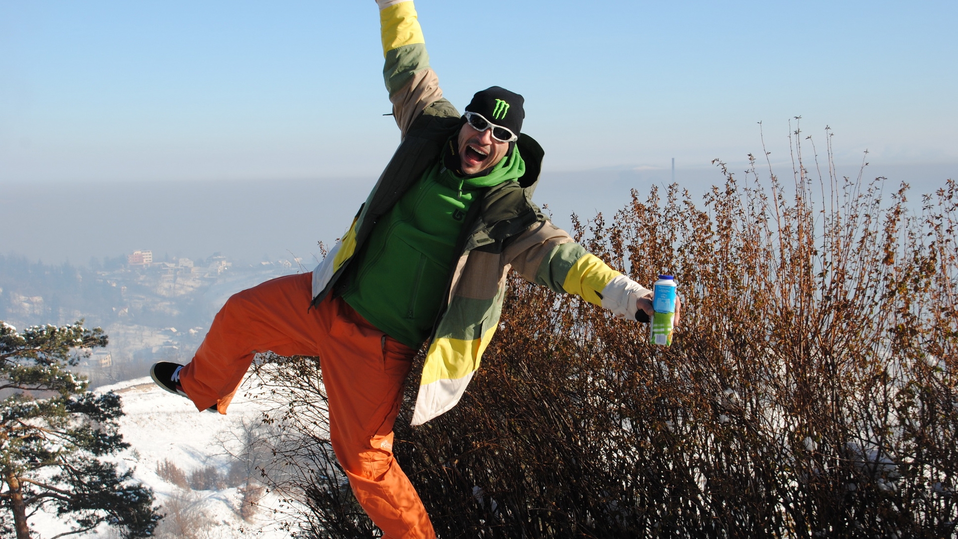 George Vintila si-a petrecut vacanta la schi, in Poiana Brasov! Uite ce frumos s-a distrat omul de radio!