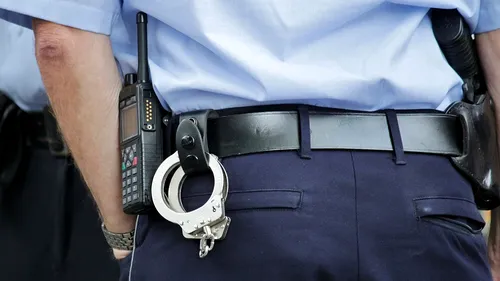 Un polițist din București a pierdut încărcătorul cu 15 gloanțe al armei din dotare chiar în prima zi de muncă