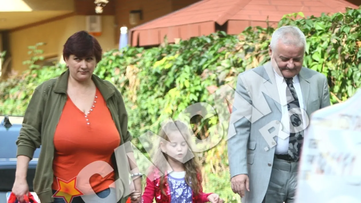 Vezi aici cum l-a scos Irinuca la plimbare pe afacerist. Irinel la patru ace prin Gradina Botanica