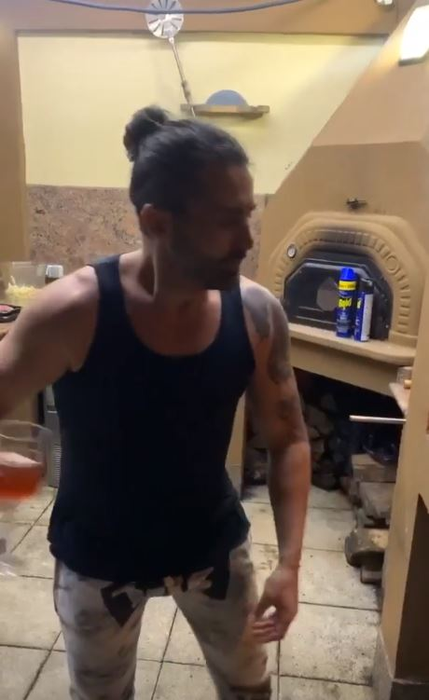 Pepe, amendat după ce a mers să ia Lumina Sfântă de la biserică! Scene de-a râsu’-plânsu’ între cântăreț și polițistul care i-a scris procesul-verbal