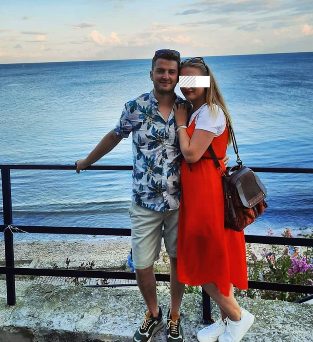 Cine este soția medicului Alin Neacșu, găsit mort în spitalul privat din Pitești. Cei doi aveau împreună un băiețel
