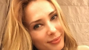 Sunt din ce în ce mai apropiaţi! IULIA VÂNTUR şi SALMAN KHAN  vor fi pentru prima dată...