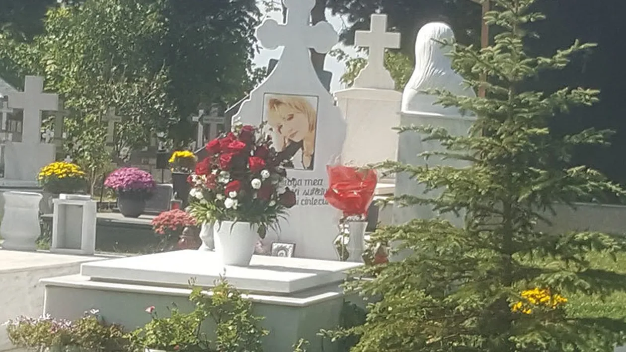 Cornel Galeş vrea să transforme mormântul Ilenei Ciuculete într-un… Imagini realizate la 6 luni de la moartea artistei