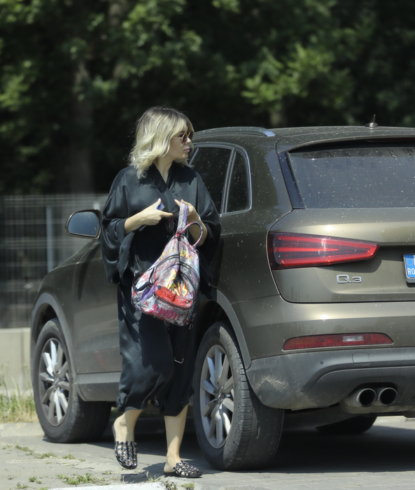 Gina Pistol a lăsat impresia că a plecat de la Smiley în halat