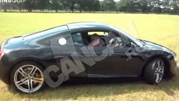 Baiatul lu' tata! Uite ce drifturi face un pusti de 13 ani cu un Audi R8 imprumutat de la parinti