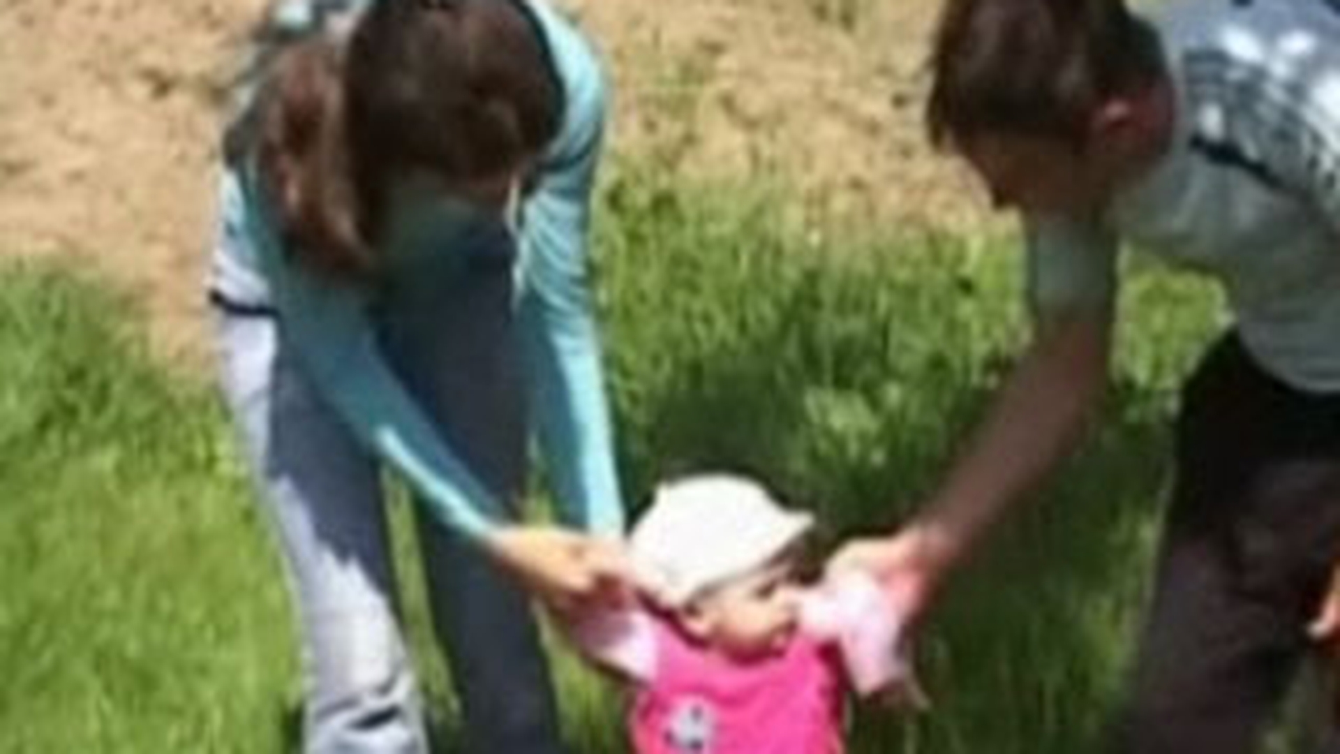 VIDEO O fetita de 8 luni, cu o malformatie la inima, refuzata de spital, din cauza lipsei fondurilor
