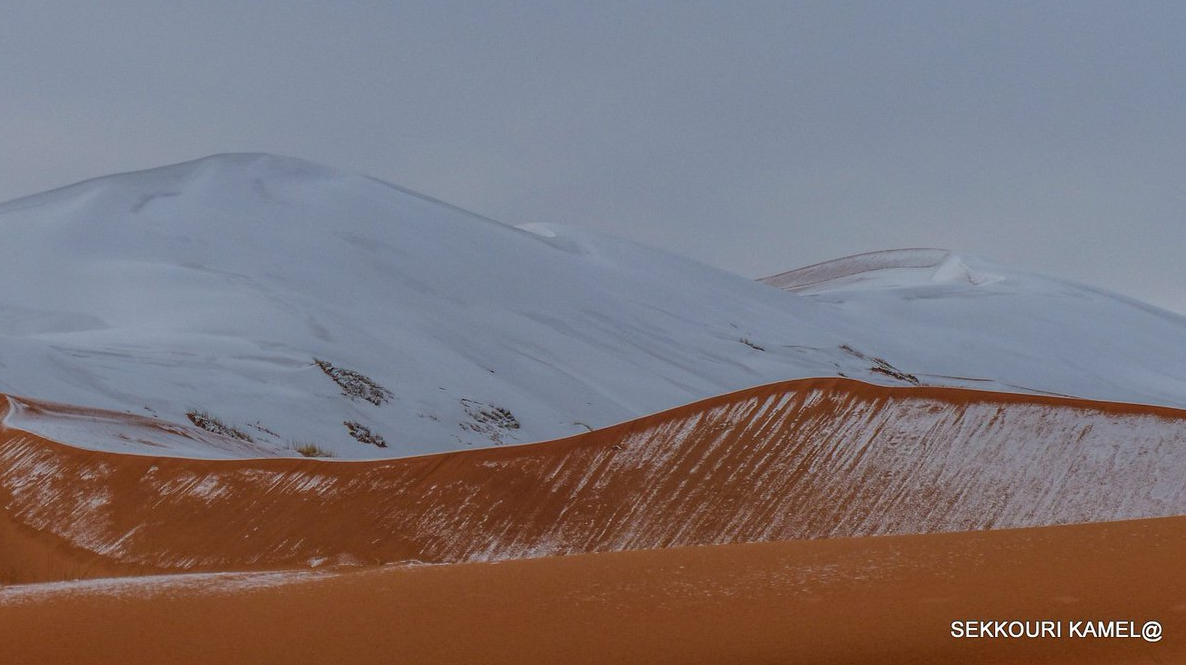 A nins în deşert pentru al treilea an la rând! Imagini impresionante din Sahara