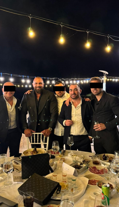 Pescobar și Alex Bodi, alături de prietenii lor/ Sursa foto: Instagram
