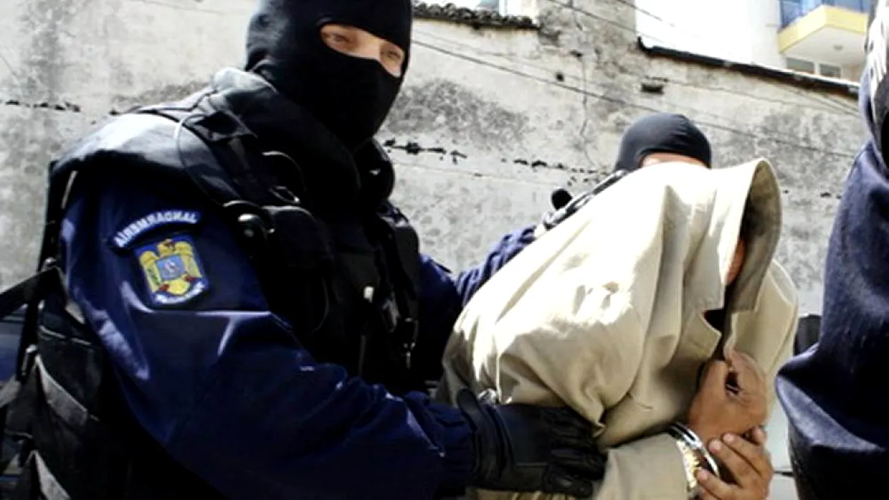 Nouă traficanți de droguri din Sibiu reținuți după 18 percheziții