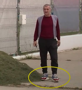 Adidaşii purtaţi de Becali în cantonament costă aproximativ 800 de euro