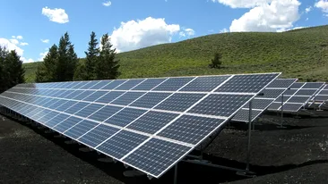 Legea a fost promulgată. Ce se întâmplă cu panourile fotovoltaice din România