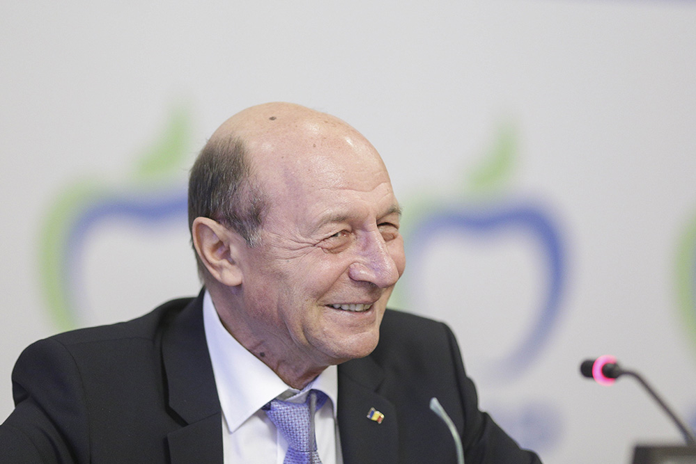 Traian Băsescu a denunțat "Filiera olandeză" care vrea să ia 1,6 miliarde de euro din România