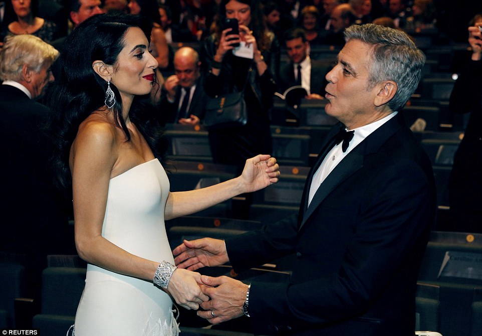 George Clooney a devenit tată pentru prima oară! Soţia lui, Amal, a născut gemeni!