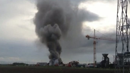 Un incendiu puternic a izbucnit la o groapă de deşeuri chimice din Piteşti!