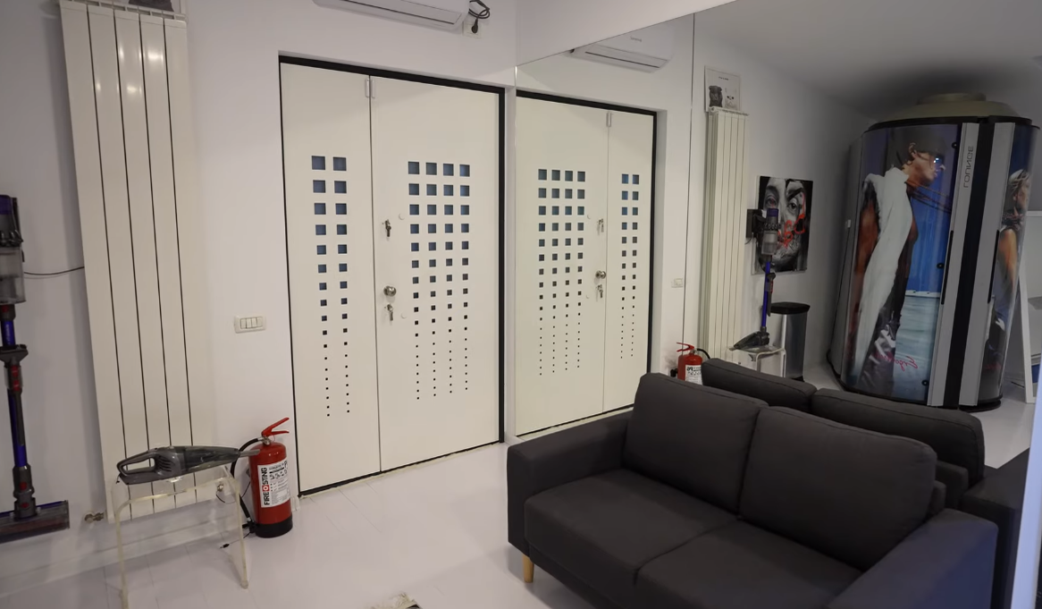 Prins drogat la volan, Dorian Popa s-a reapucat temeinic de treabă. Noul vlog conține imagini nemaivăzute din „palatul” în care locuiește