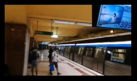 Explozii în stația de metrou Tineretului. Ce au declarat reprezentanții Metrorex despre deflagrații | FOTO