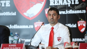 Ce făcea noul director general al lui Dinamo la doar 5 minute de la rușinea cu Juventus! O baschetbalistă foarte sexy i-a pus capac!