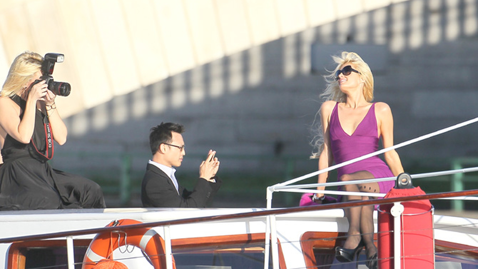 Ce viata pe Paris Hilton! Vacanta pe iahtul unui miliardar