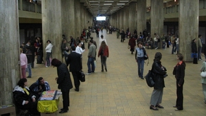 O femeie a murit dupa ce s-a aruncat in fata metroului, la statia Piata Unirii 1 din Capitala