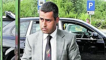 Milionarul isi pune averea la adapost? Parintii lui Truica vor terenul de sub vila