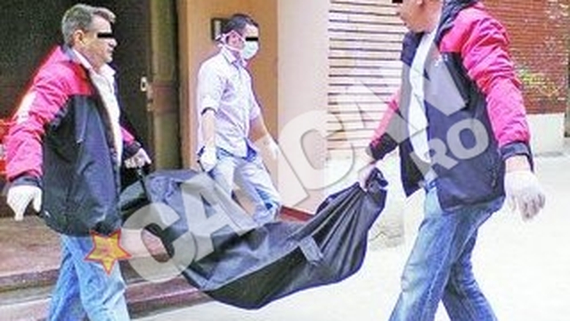 Caz socant la Galati. A stat cu cadavrul mamei in pat timp de 10 zile