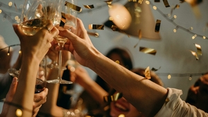 Struguri, pește și bani în buzunar. Superstițiile de Revelion care aduc noroc tot anul